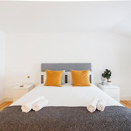 Suite In Cozy Apartment In Chiado In Shared House リスボン エクステリア 写真
