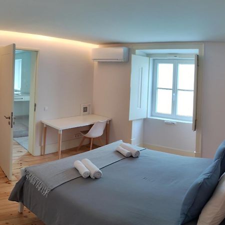 Suite In Cozy Apartment In Chiado In Shared House リスボン エクステリア 写真